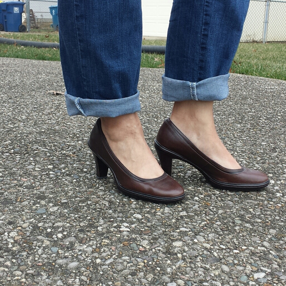 Brown heels Sofft beand